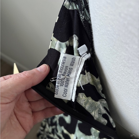 Bali Batik print halter dress . - Picture 4 of 9